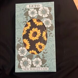 LETO IPhone 12 Sunflower Wallet Case